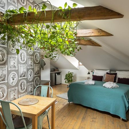 Bohemian Chic 2 Bedroom 2 Bathroom Loft With Hanging Chair Prag Eksteriør billede