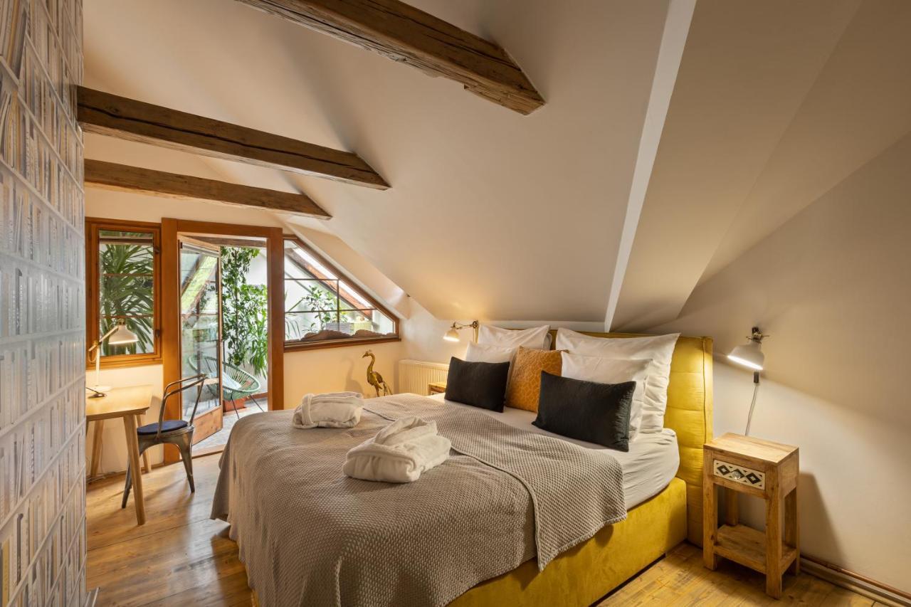 Bohemian Chic 2 Bedroom 2 Bathroom Loft With Hanging Chair Prag Eksteriør billede