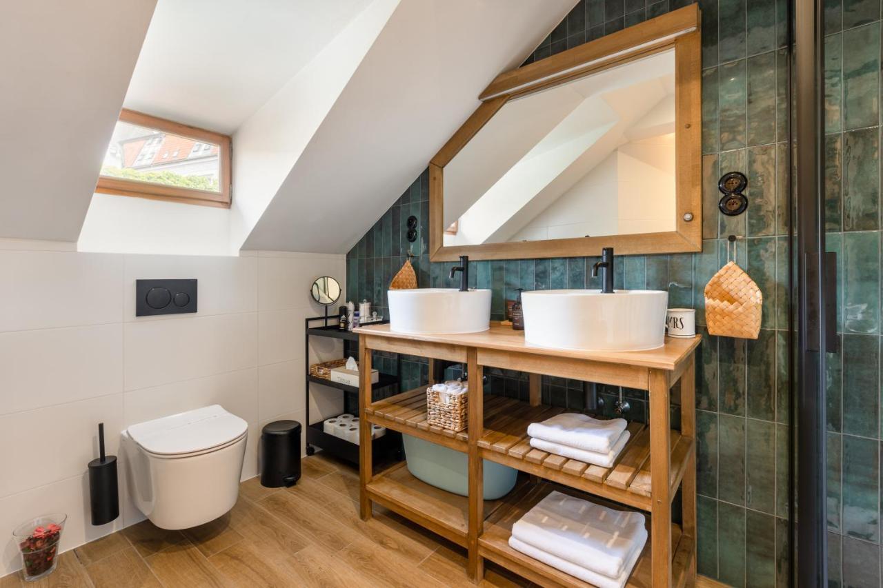 Bohemian Chic 2 Bedroom 2 Bathroom Loft With Hanging Chair Prag Eksteriør billede