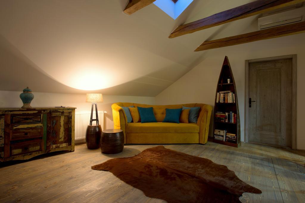 Bohemian Chic 2 Bedroom 2 Bathroom Loft With Hanging Chair Prag Eksteriør billede