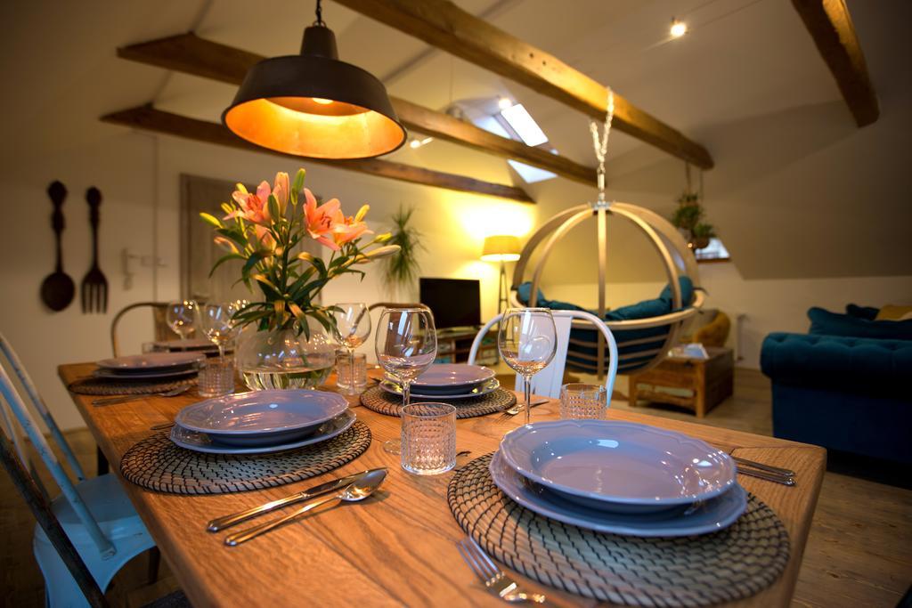 Bohemian Chic 2 Bedroom 2 Bathroom Loft With Hanging Chair Prag Eksteriør billede
