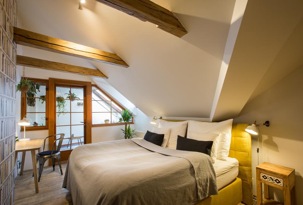Bohemian Chic 2 Bedroom 2 Bathroom Loft With Hanging Chair Prag Eksteriør billede