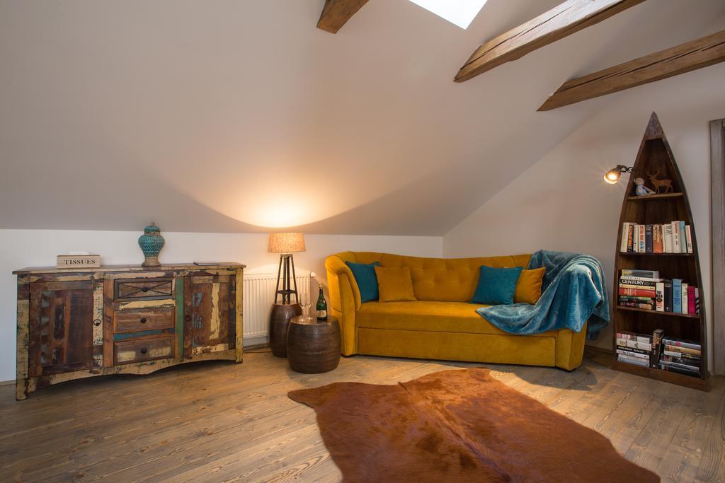 Bohemian Chic 2 Bedroom 2 Bathroom Loft With Hanging Chair Prag Eksteriør billede