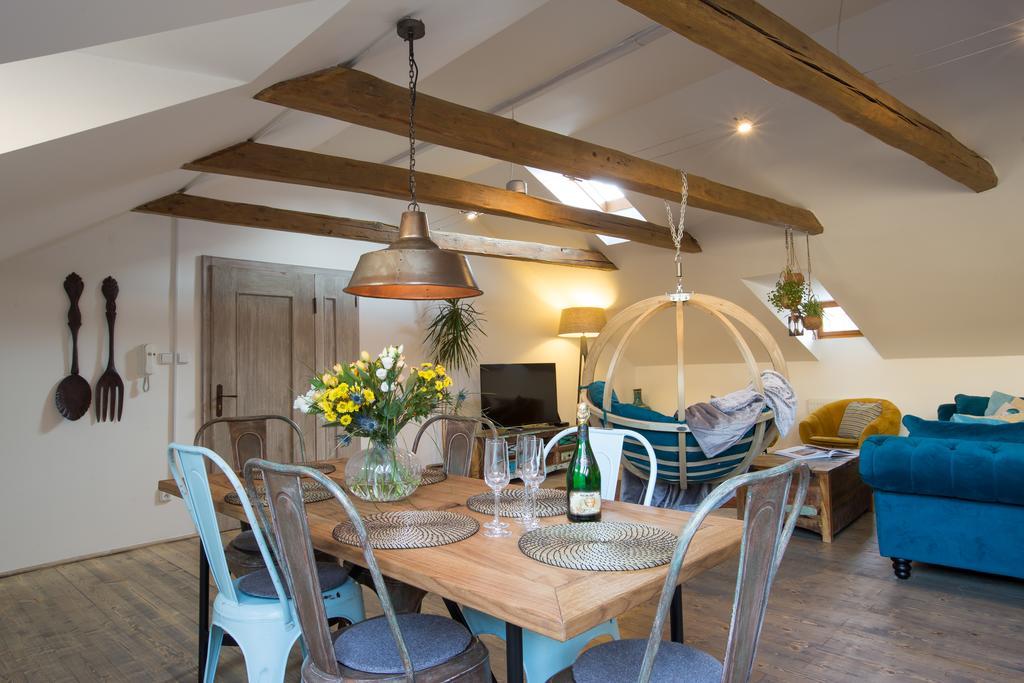 Bohemian Chic 2 Bedroom 2 Bathroom Loft With Hanging Chair Prag Eksteriør billede