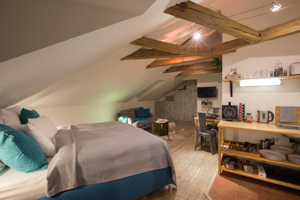 Bohemian Chic 2 Bedroom 2 Bathroom Loft With Hanging Chair Prag Eksteriør billede